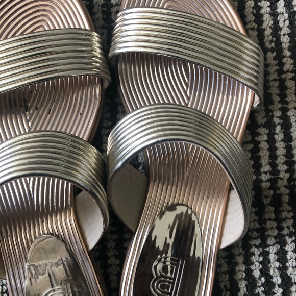 Can someone tell me what brand these are ? - Picture 2 of 2